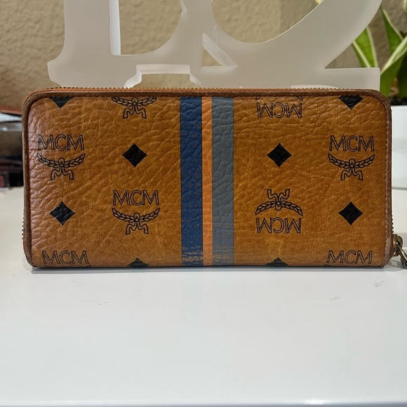 MCM COGNAC ZIPPERED WALLET - Picture 2 of 16